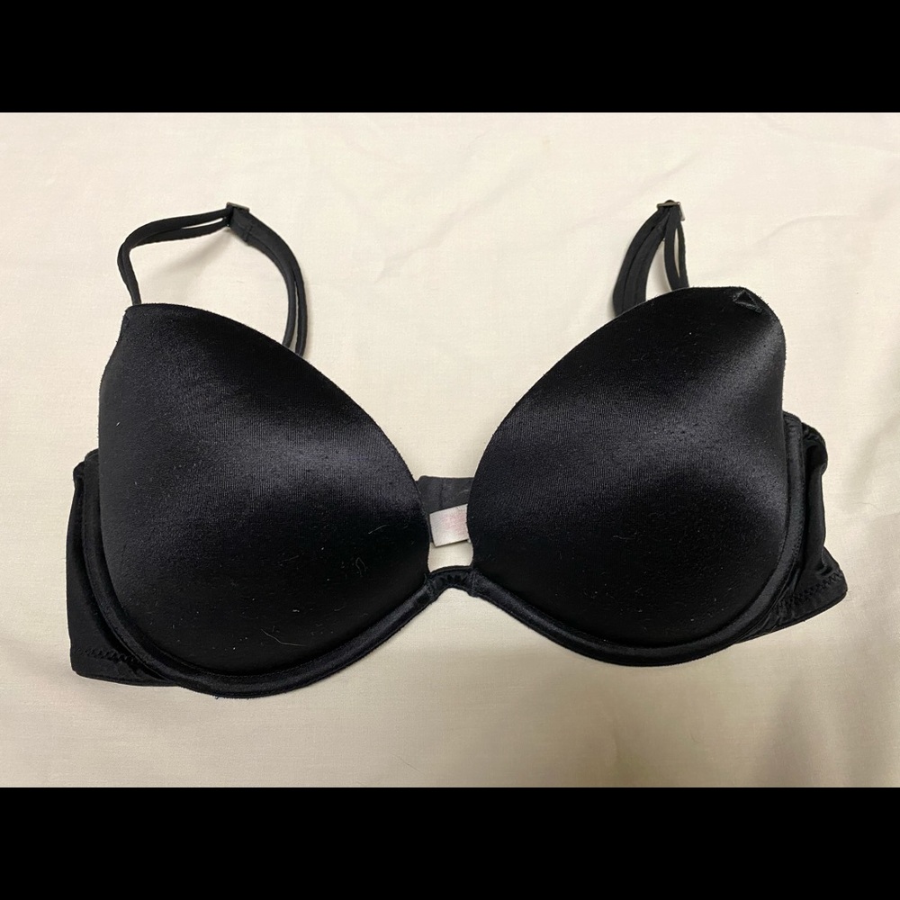 Black push-up bra